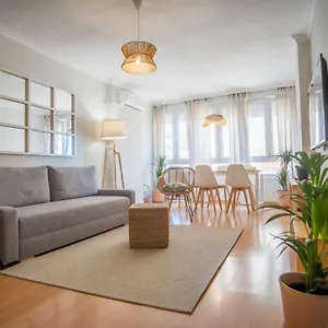 https://playa-victoria-deluxe-apartment.es-andalucia.com
